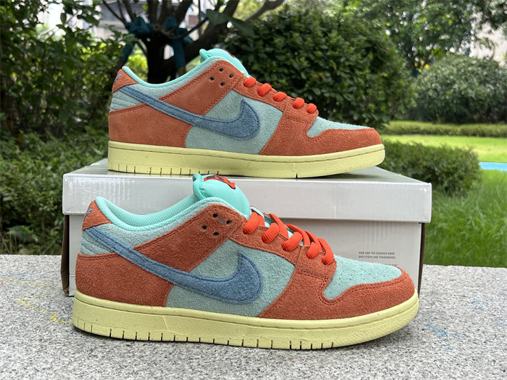 Low Orange Emerald Rise