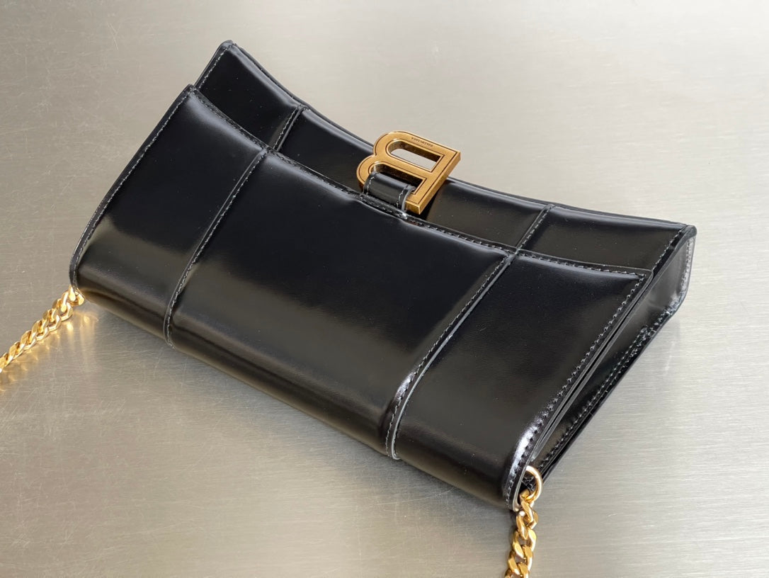 Plain black/gold buckle