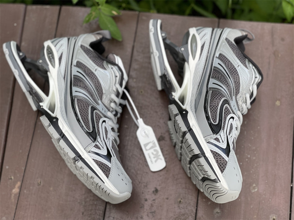 Bg Triple S