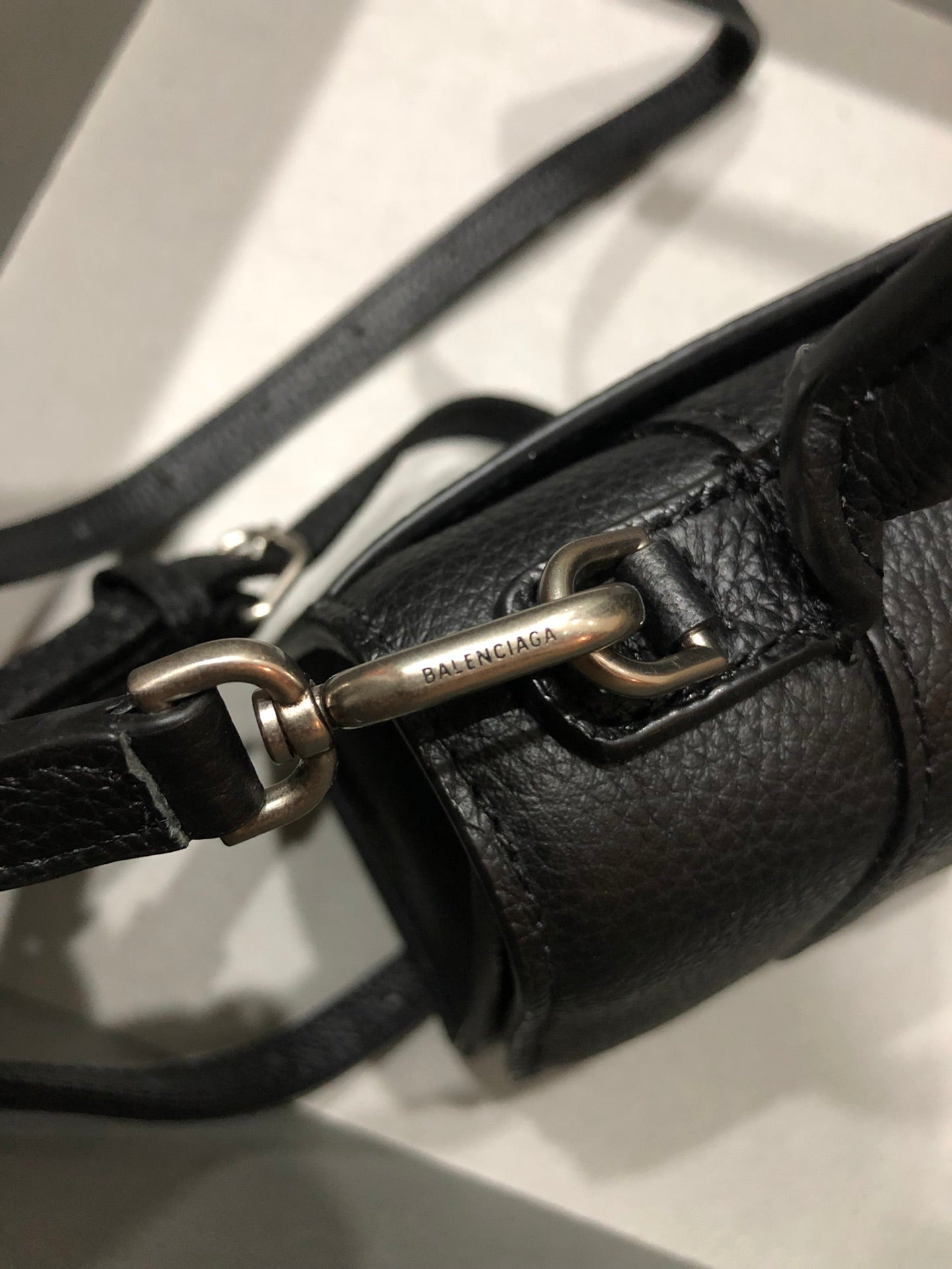 Black lychee embroidered silver buckle