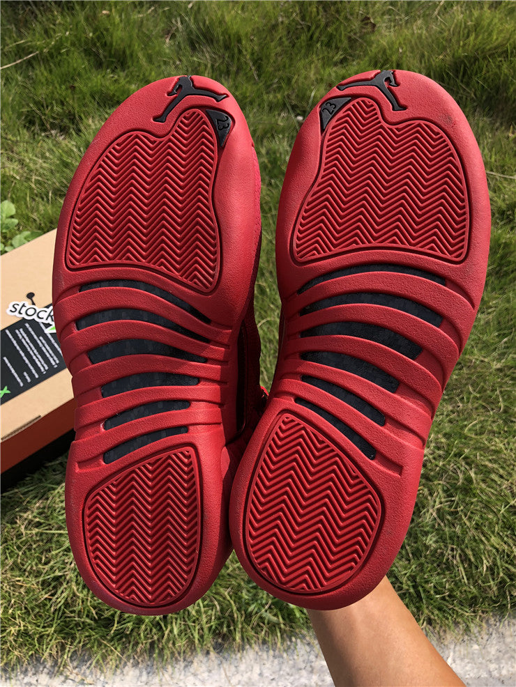 12 Retro Gym Red (2018)