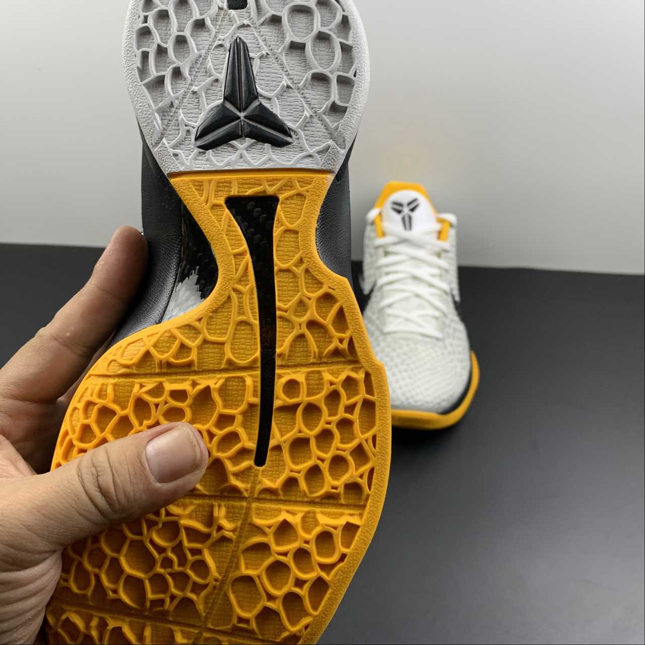 KB 6 Protro Playoff Pack White Del Sol