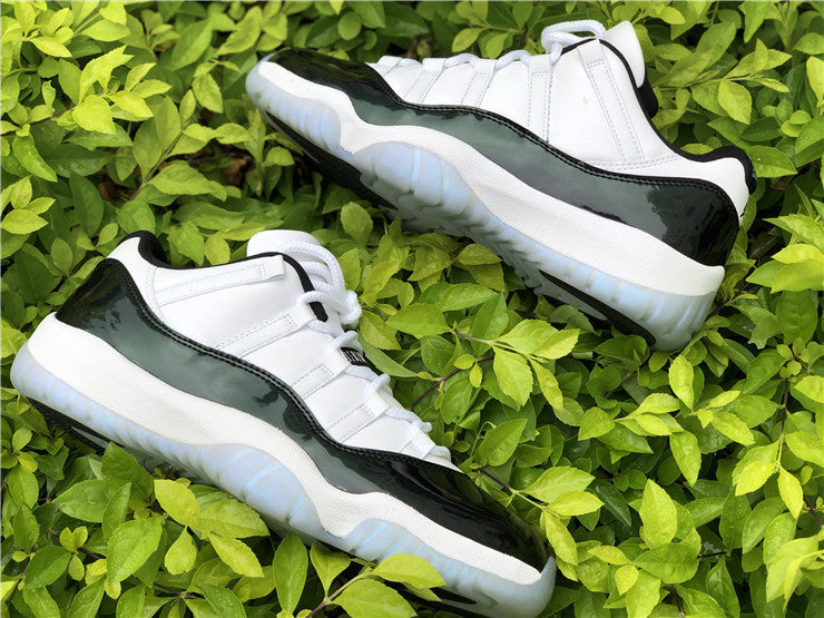 11 Retro Low Iridescent