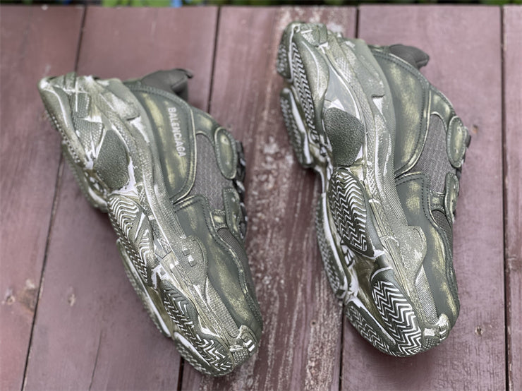 Bg Triple S