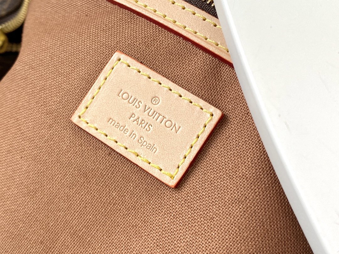 LV Keepall P00208