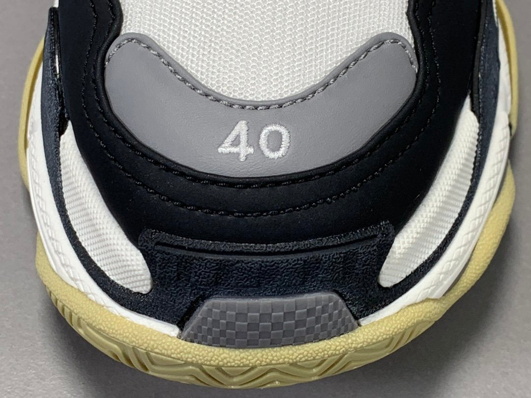 Bg Triple S Black White