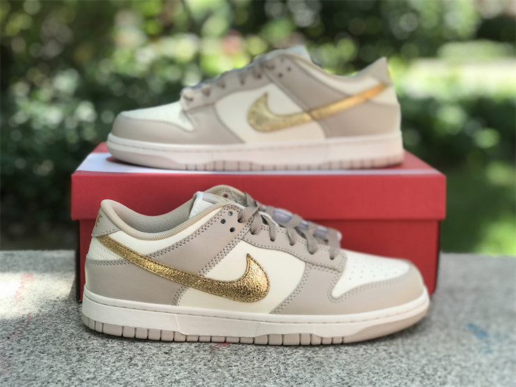 Nike SB Dunk LowPhantom Metallic Gold