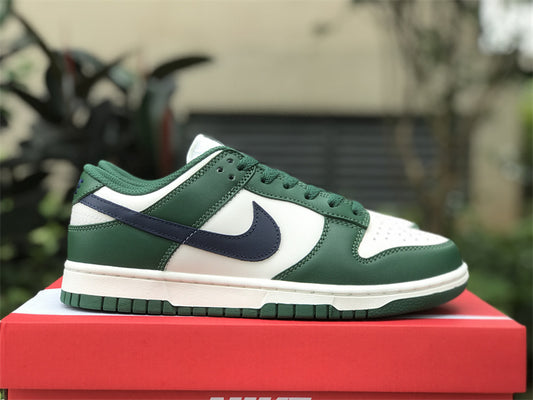 Nike SB Dunk Low Retro Gorge Green Midnight Navy (Women's)