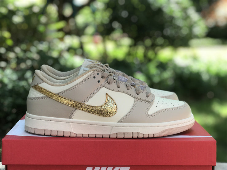 Nike SB Dunk LowPhantom Metallic Gold