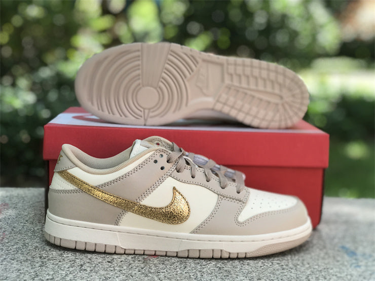 Nike SB Dunk LowPhantom Metallic Gold