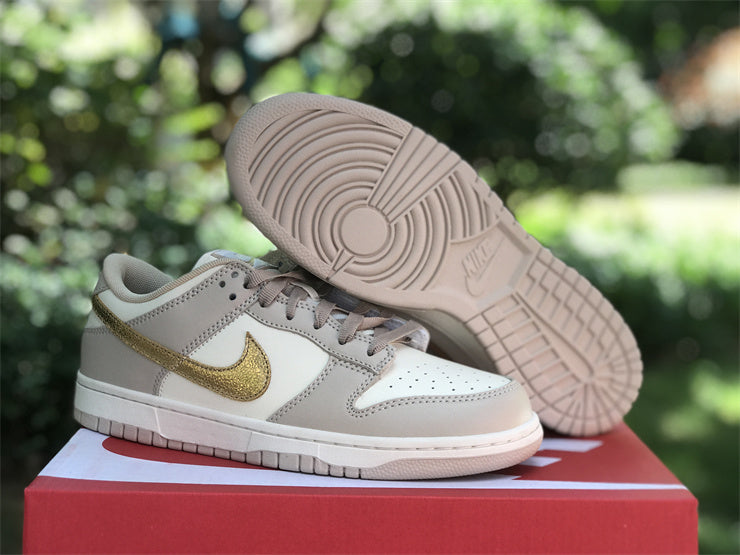 Nike SB Dunk LowPhantom Metallic Gold