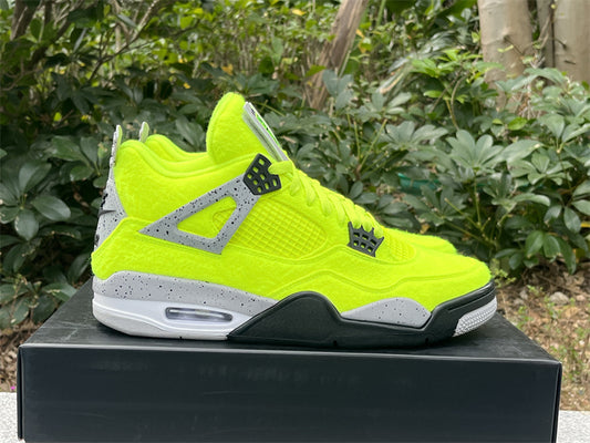 Air Jordan 4 Retro DV6773-700