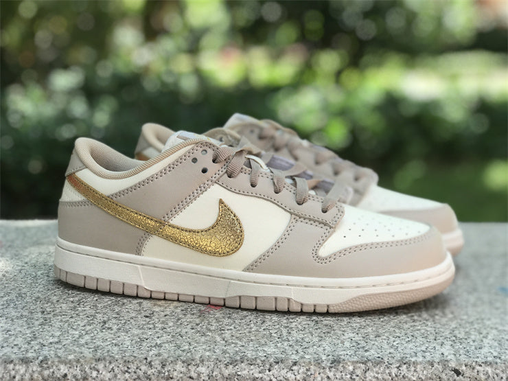 Nike SB Dunk LowPhantom Metallic Gold