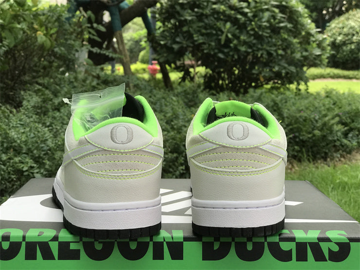 Nike Dunk Low University of Oregon PE (2023) FQ7260-001