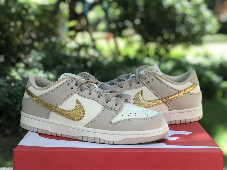 Nike SB Dunk LowPhantom Metallic Gold