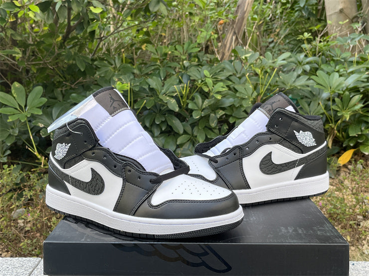 Air Jordan 1 Mid SE Panda Elephant