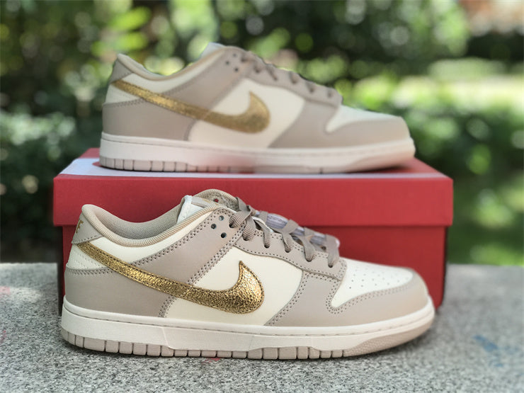 Nike SB Dunk LowPhantom Metallic Gold