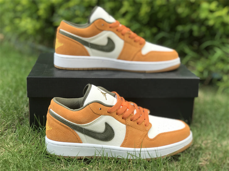 Air Jordan 1 Low SE Light Curry