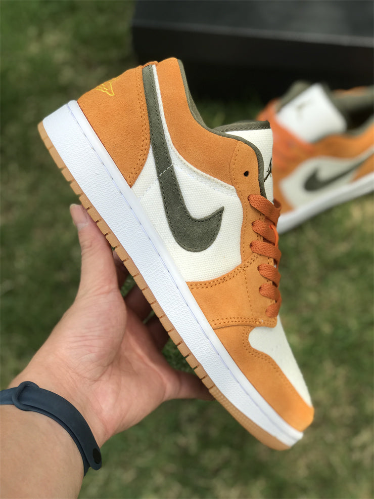 Air Jordan 1 Low SE Light Curry