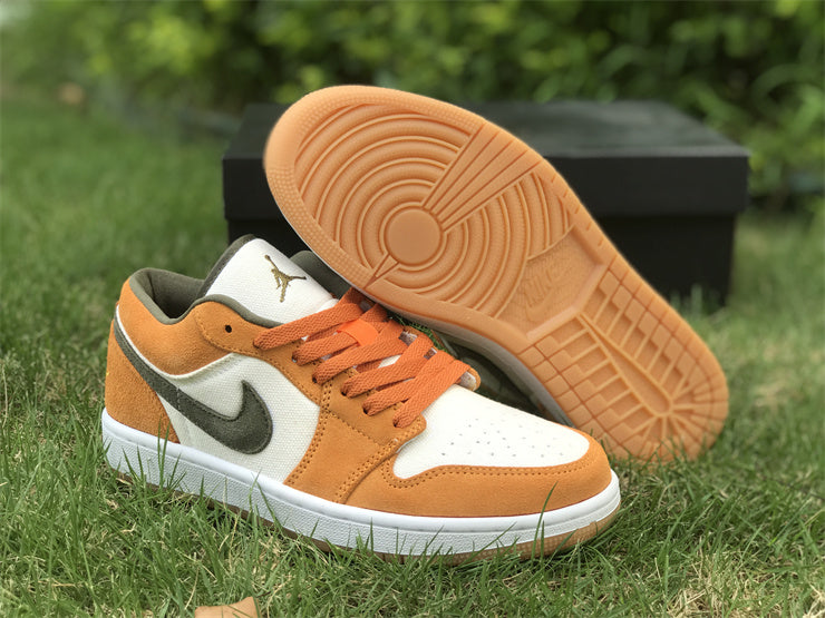 Air Jordan 1 Low SE Light Curry