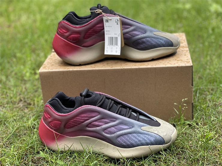 Adidas Yeezy  700 V3 Fade Carbon