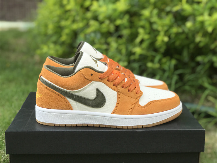 Air Jordan 1 Low SE Light Curry