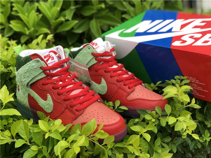 Nike Dunk High Strawberry Cough