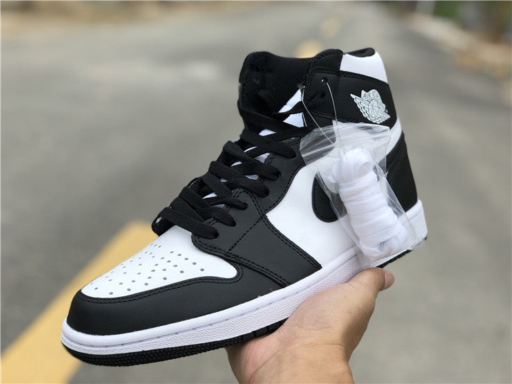 Air Jordan 1 Retro Black White (2014)