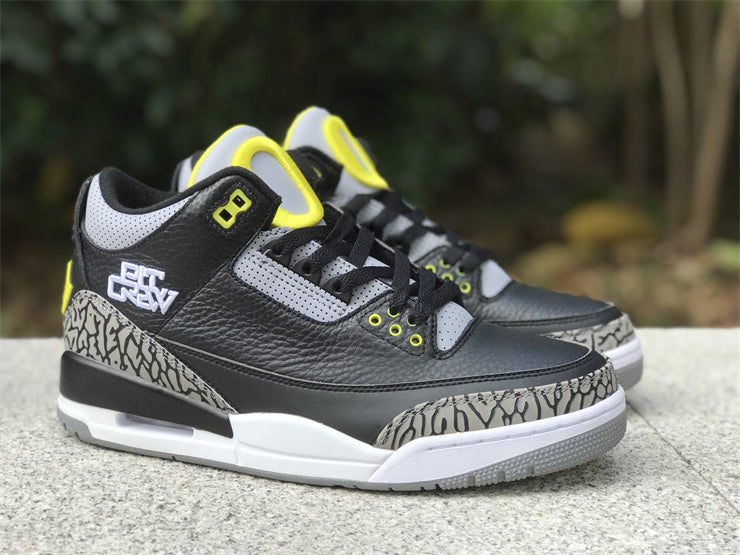 Air Jordan 3 Retro Oregon black and yellow duck