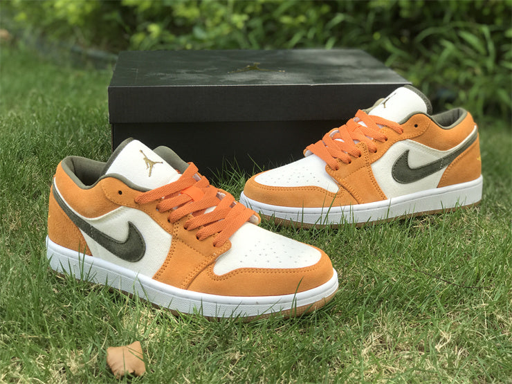 Air Jordan 1 Low SE Light Curry