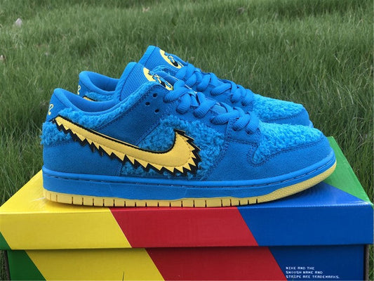 Nike SB Dunk Low X Grateful Dead