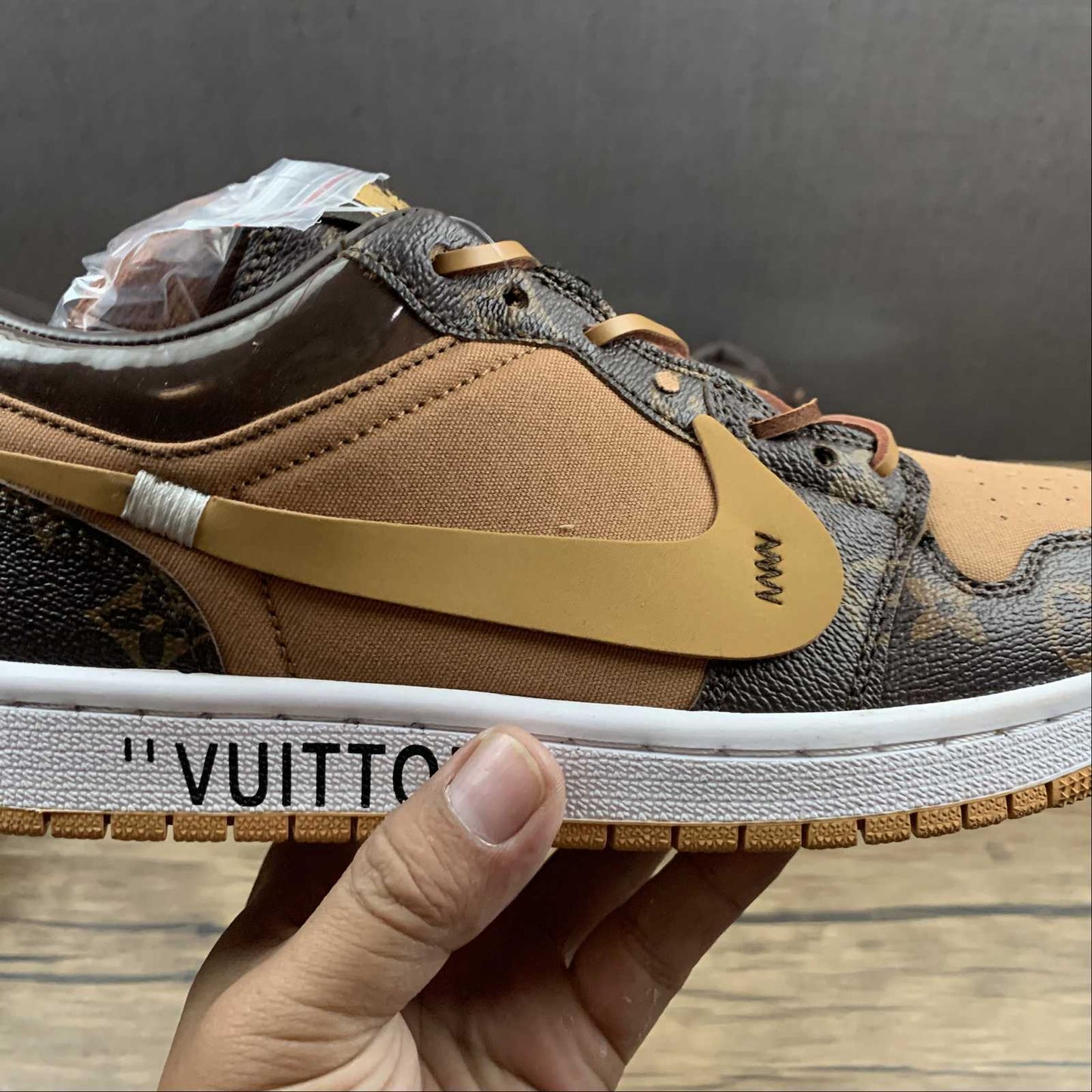 Air Jordan 1 Low x LV