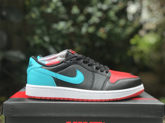 Air Jordan 1 Low OG WMNS “UNC to Chicago”