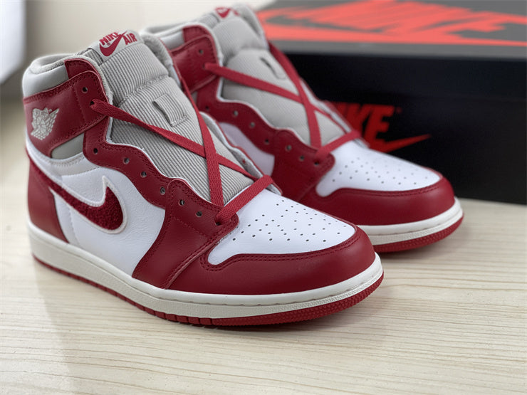 Air Jordan 1 Retro High OG Varsity Red (W)