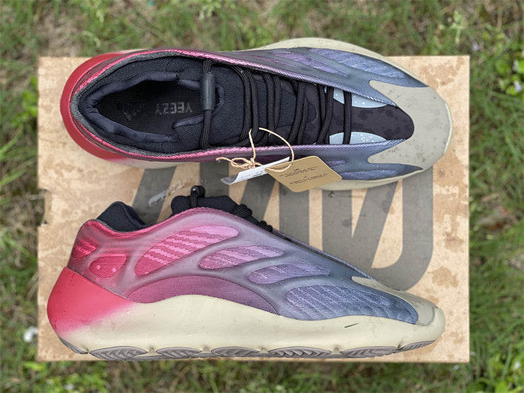 Adidas Yeezy  700 V3 Fade Carbon