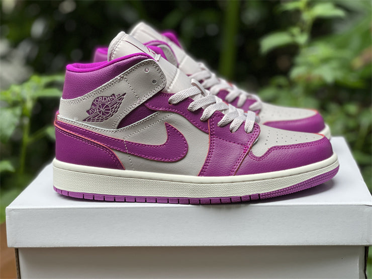 Air Jordan 1 Mid Magenta (2022) (W)