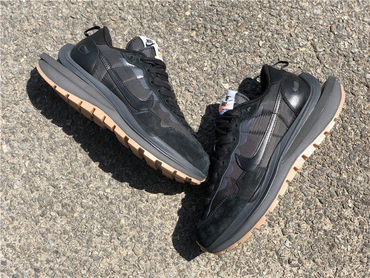 Nike Vaporwaffle sacai Black Gum