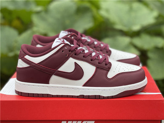 Nike Dunk Low Bordeaux (W)