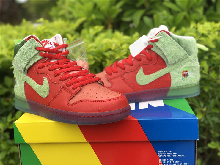 Nike Dunk High Strawberry Cough