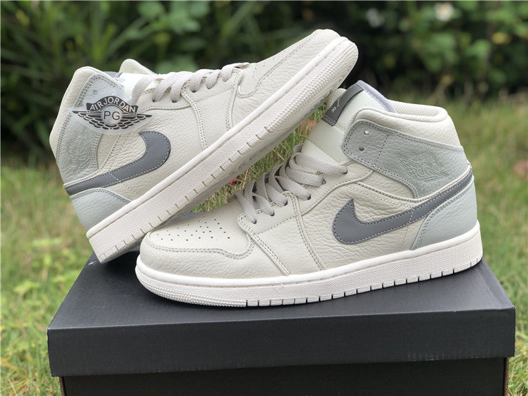 Air Jordan 1 Mid Light Bone