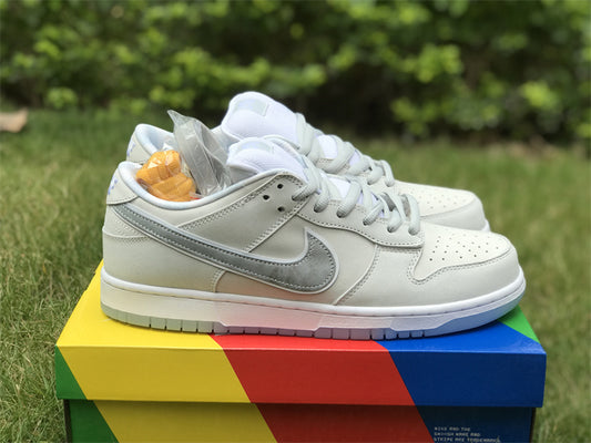 Nike SB Dunk Low White Lobster (Friends and Family)  FD8776-100