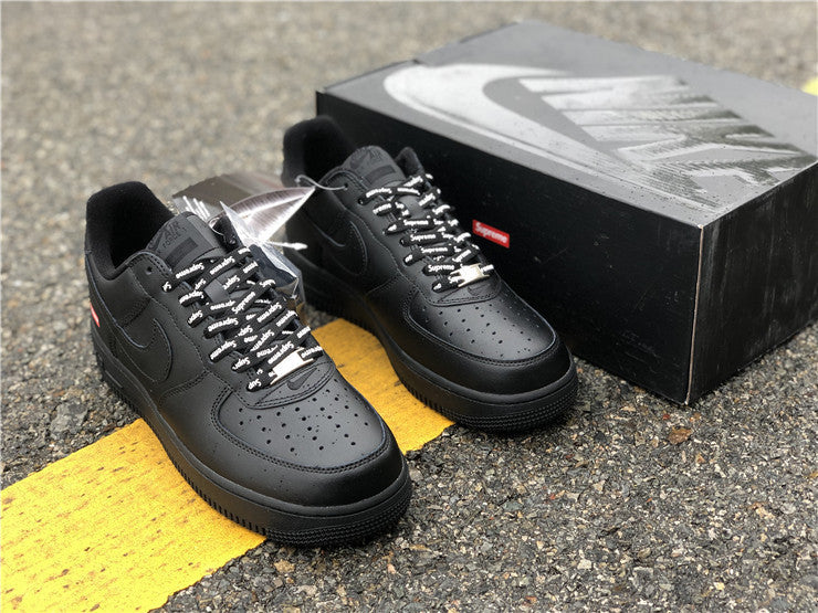 Nike Air Force 1 Low Supreme Black