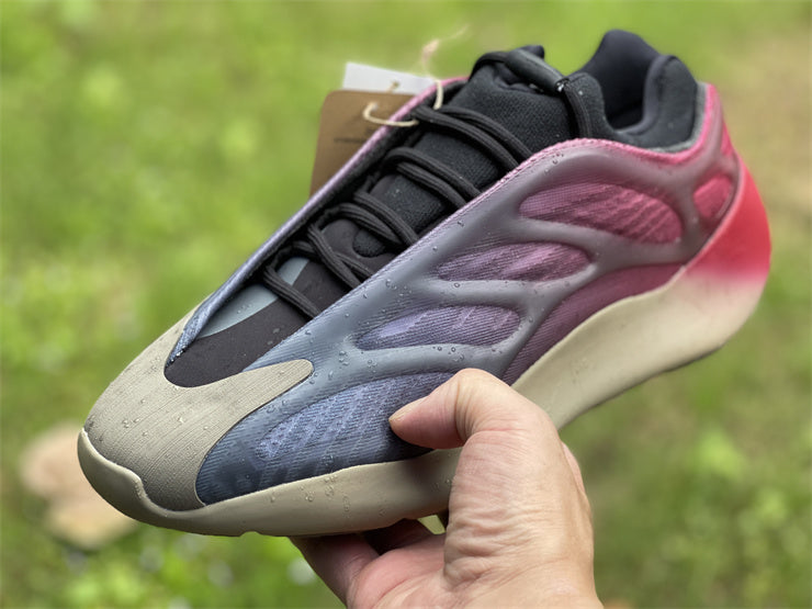 Adidas Yeezy  700 V3 Fade Carbon