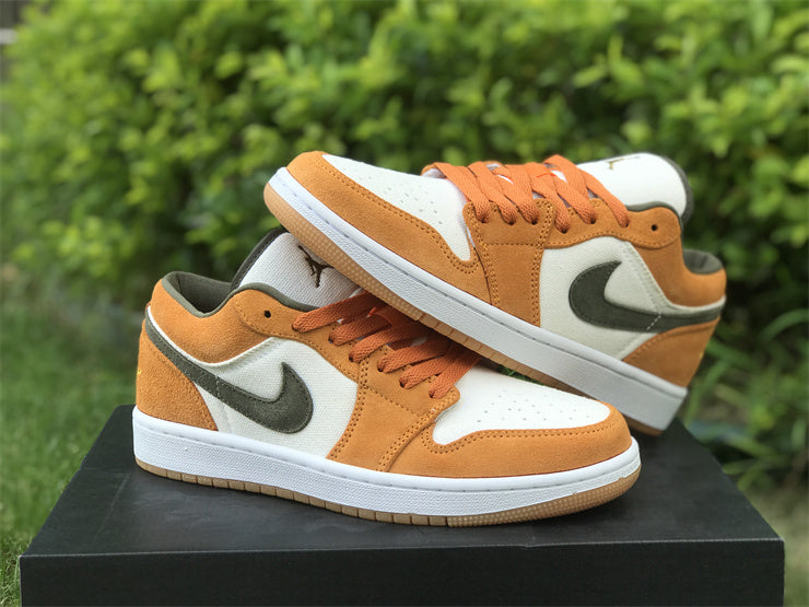 Air Jordan 1 Low SE Light Curry