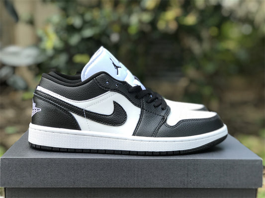 Air Jordan 1 Low  WMNS “Panda DC0774-101