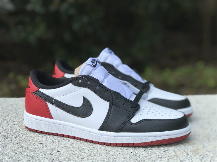 Air Jordan 1 Low Black Toe