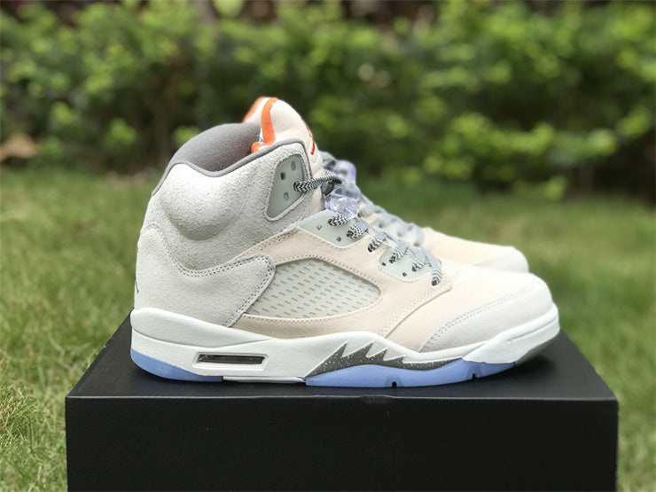 Air Jordan 5 Retro SE Craft Light Orewood Brown