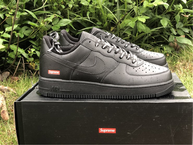 Nike Air Force 1 Low Supreme Black