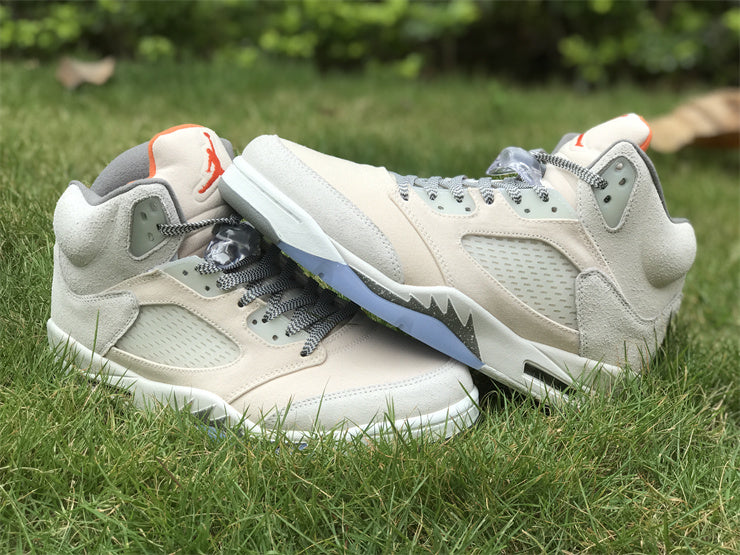 Air Jordan 5 Retro SE Craft Light Orewood Brown