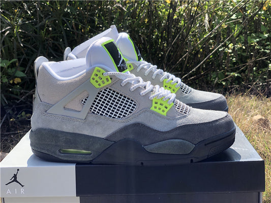 Air Jordan 4 Retro SE 95 Neon